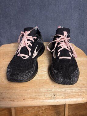 Size 9.5 - Brooks Levitate 4 Black Coral Cloud W
